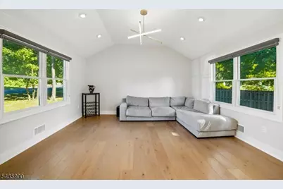 20 Emerson Dr, Livingston, NJ 07039 - Photo 10