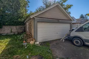 240 Myrtle Ave, Irvington, NJ 07111 - Photo 4