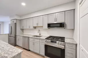 145 Lexington Cir, Old Bridge Township, NJ 07747 - Photo 14