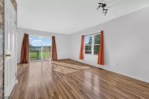 233 Spruce Ct, Raritan Township, NJ 08822 - Photo 4
