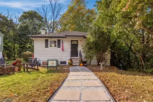 9 Oliver Rd, Roxbury Township, NJ 07850 - Photo 2