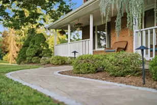 17 Dogwood Dr, Delaware Township, NJ 08822 - Photo 8
