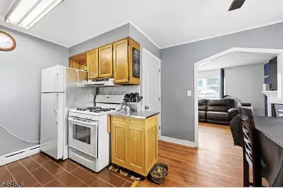 748 Ayres Ave, North Plainfield, NJ 07063 - Photo 10