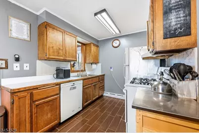 748 Ayres Ave, North Plainfield, NJ 07063 - Photo 8
