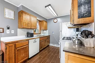 748 Ayres Ave, North Plainfield, NJ 07063 - Photo 8