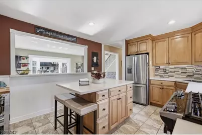 12 Norfolk Road, Franklin Township, NJ 08873 - Photo 8