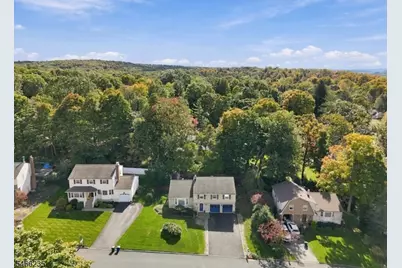 10 Shelley Ct, Sparta Township, NJ 07871 - Photo 2