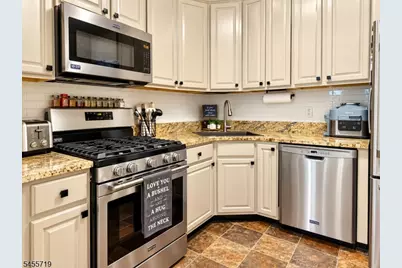 255 Windmill Ct, Lopatcong Township, NJ 08865 - Photo 8