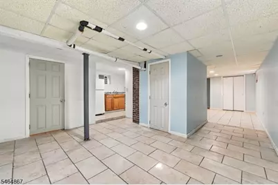 21 Rollins Ave, Clifton, NJ 07011 - Photo 30