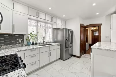 21 Rollins Ave, Clifton, NJ 07011 - Photo 10