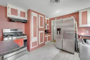 131 Steuben St, East Orange, NJ 07018 - Photo 6