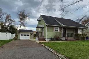 66 Independence Dr, Roselle, NJ 07203 - Photo 2