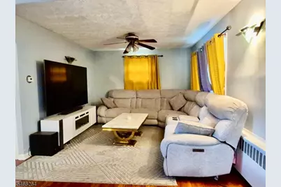 66 Independence Dr, Roselle, NJ 07203 - Photo 4