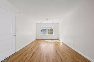 1063 William St, Elizabeth, NJ 07201 - Photo 2