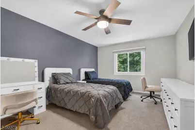 38 Averell Dr, Parsippany, NJ 07950 - Photo 14