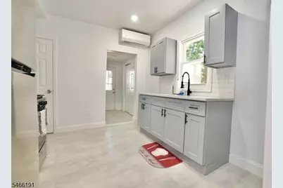 189 Summit Cross, Rutherford, NJ 07070 - Photo 6