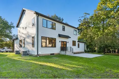 22 Reeve Cir, Millburn, NJ 07041 - Photo 40