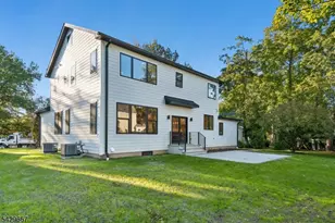 22 Reeve Cir, Millburn, NJ 07041 - Photo 40