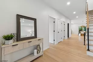 22 Reeve Cir, Millburn, NJ 07041 - Photo 2