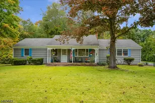 89 Cozy Lake Rd, Jefferson Township, NJ 07438 - Photo 4