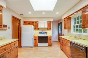 89 Cozy Lake Rd, Jefferson Township, NJ 07438 - Photo 12