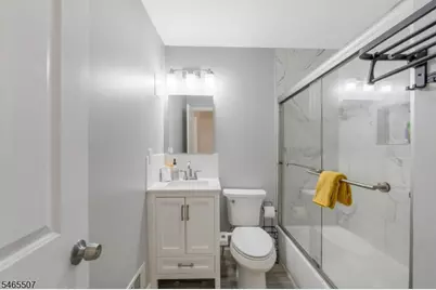 208 Walnut St, Roselle Park, NJ 07204 - Photo 20