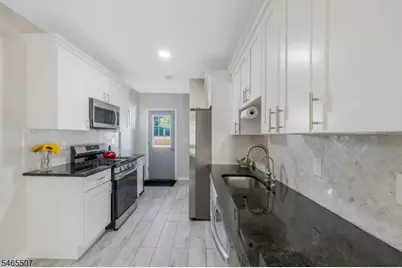 208 Walnut St, Roselle Park, NJ 07204 - Photo 10