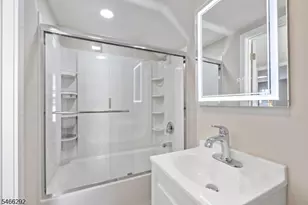 129 Laurel Ave, Union Township, NJ 07083 - Photo 4