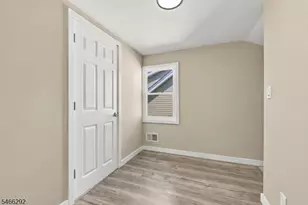 129 Laurel Ave, Union Township, NJ 07083 - Photo 8