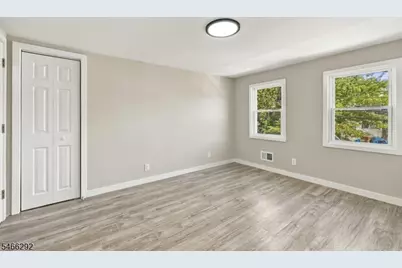 129 Laurel Ave, Union Township, NJ 07083 - Photo 6