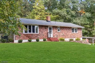 30 Summerfield Rd, White Township, NJ 07823 - Photo 2