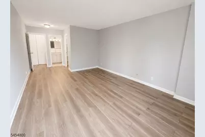 1 Claridge Dr #114, Verona Twp., NJ 07044 - Photo 6