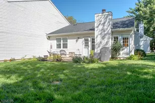 418 Hawkshead Way, Franklin Township, NJ 08873 - Photo 18