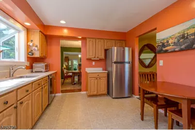 418 Hawkshead Way, Franklin Township, NJ 08873 - Photo 6