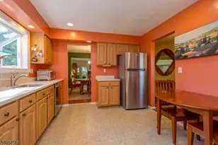 418 Hawkshead Way, Franklin Township, NJ 08873 - Photo 6