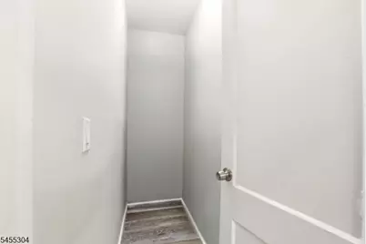27 Lindsley Pl, East Orange, NJ 07018 - Photo 6