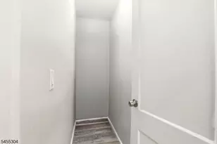 27 Lindsley Pl, East Orange, NJ 07018 - Photo 6