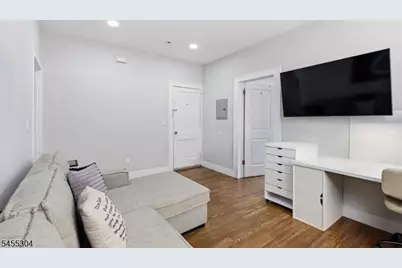 27 Lindsley Pl, East Orange, NJ 07018 - Photo 2