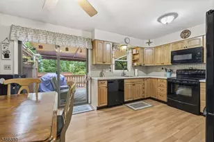 11 Vlietstra Dr, Vernon, NJ 07418 - Photo 6
