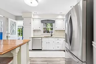 310 Old Grove Rd, Mountainside, NJ 07092 - Photo 12