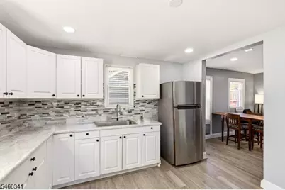 111 Ayers Pl, South Bound Brook Boro, NJ 08880 - Photo 16