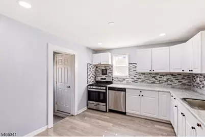 111 Ayers Pl, South Bound Brook Boro, NJ 08880 - Photo 14