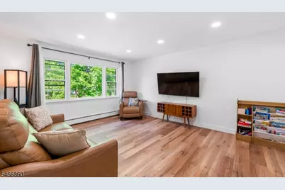 4 Horizon Dr, Roxbury Township, NJ 07876 - Photo 2
