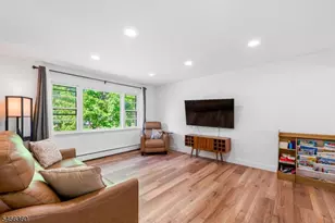 4 Horizon Dr, Roxbury Township, NJ 07876 - Photo 2