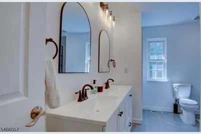 10 Starlight Ct, New Brunswick, NJ 08901 - Photo 16