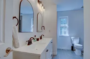10 Starlight Ct, New Brunswick, NJ 08901 - Photo 16