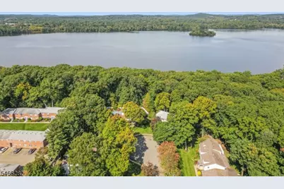 7 Lucille Dr, Parsippany, NJ 07054 - Photo 2