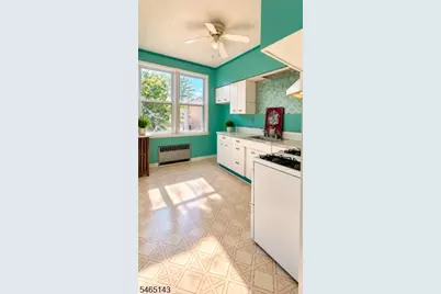 139 Roosevelt Ave, Jersey City, NJ 07304 - Photo 4