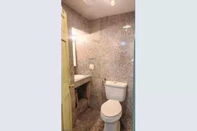139 Roosevelt Ave, Jersey City, NJ 07304 - Photo 18