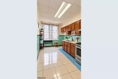139 Roosevelt Ave, Jersey City, NJ 07304 - Photo 8